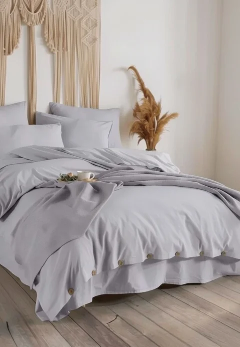 Set Lenjerie de Pat Dublu cu Nasturi din Lemn – gri deschis