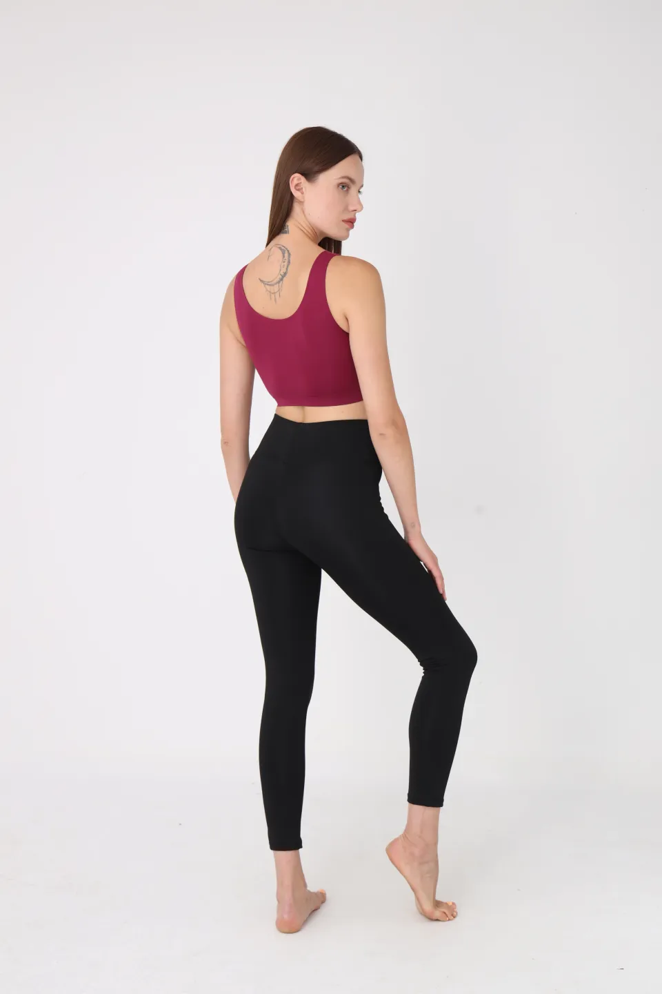 Bustieră lejeră bordo cu bretele late – fără push-up