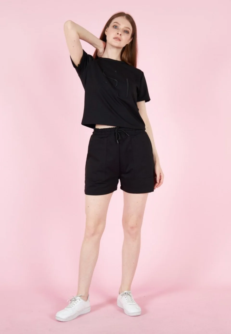 Compleu damă cu tricou și short cu talie elastică, bumbac- culoare negru