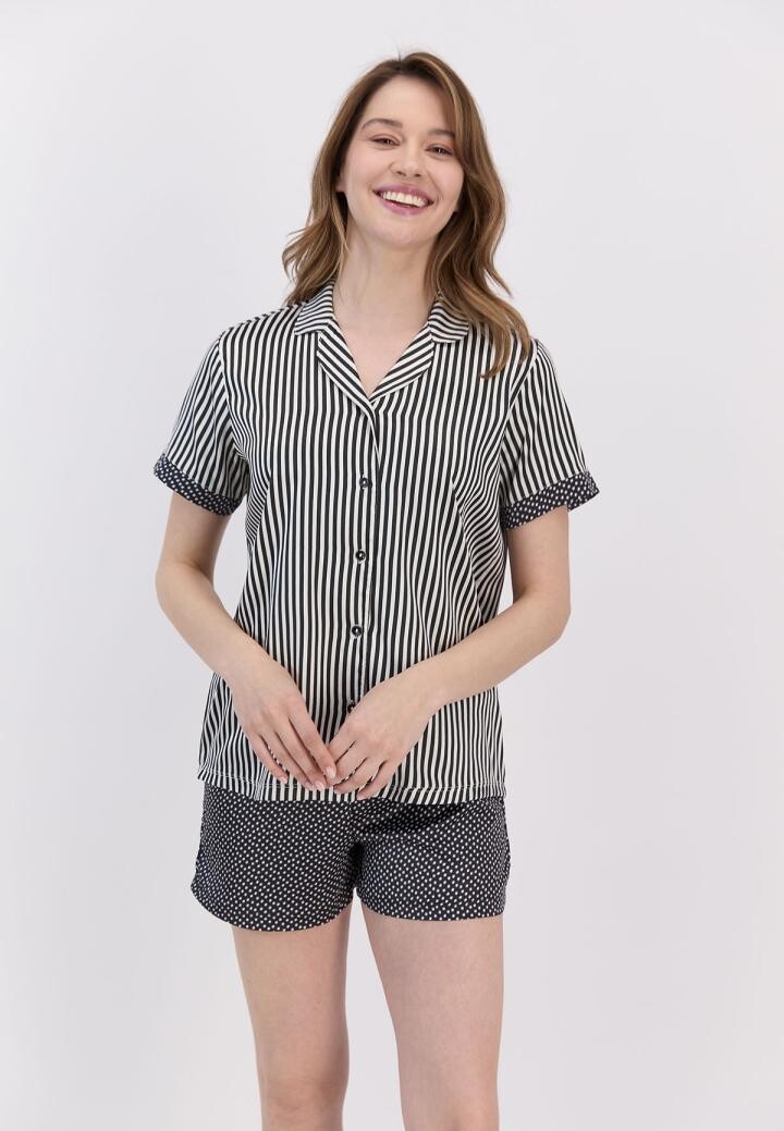 Pijama damă viscoză alb-negru cu dungi și stelute