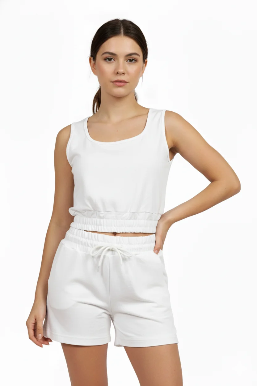 Compleu damă casual – set top scurt și pantaloni scurți, culoare alb