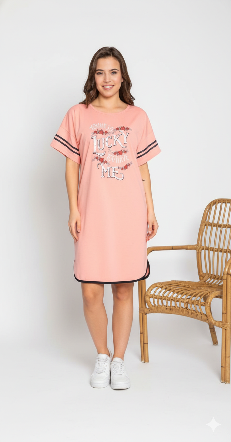 Rochie casual damă cu mânecă scurtă, până la genunchi, imprimeu Lucky, roz