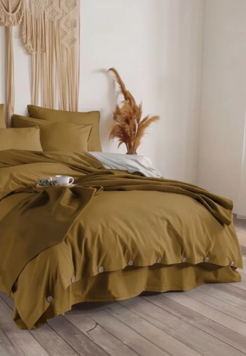 Set Lenjerie de Pat Dublu cu Nasturi din Lemn – Galben muștar
